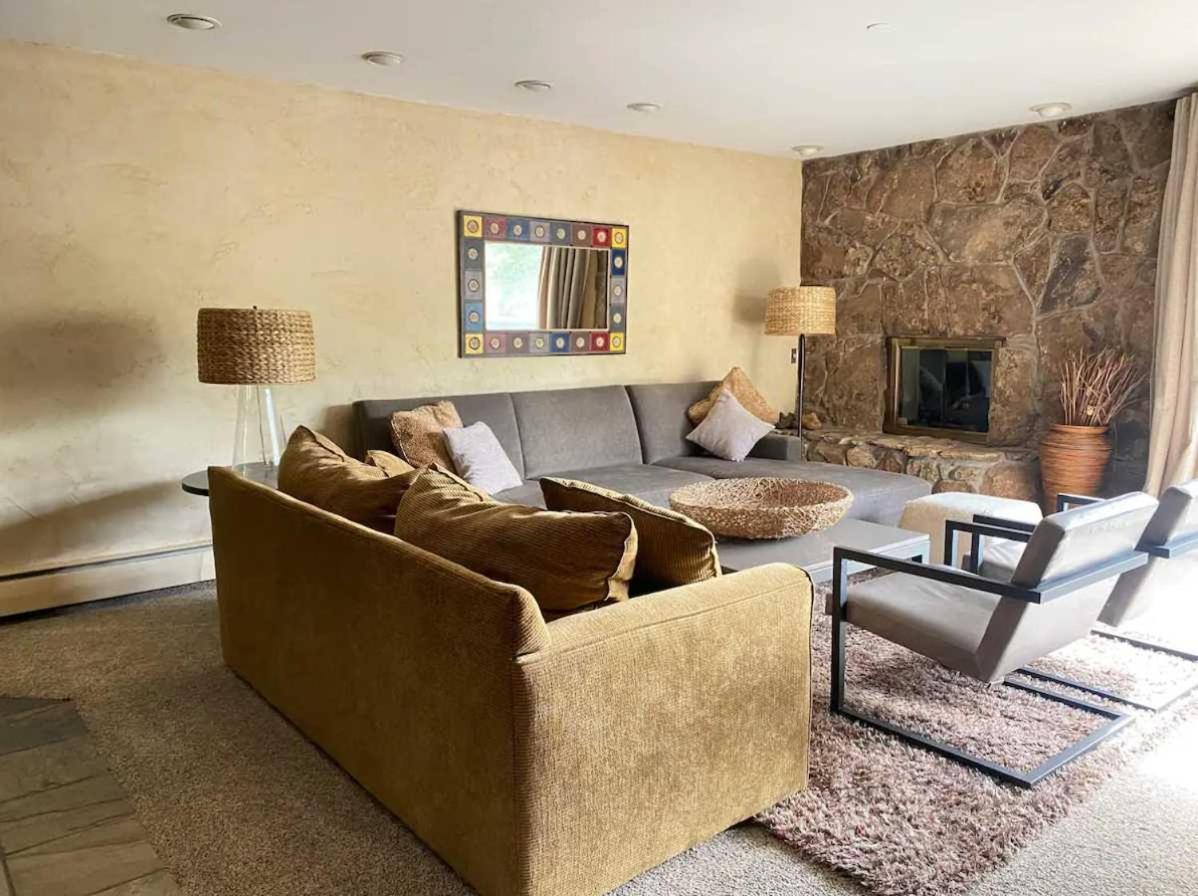 Best Location In The Heart Of Lions Head, Ski Lockers, Jacuzzi And Pool Vail Bagian luar foto